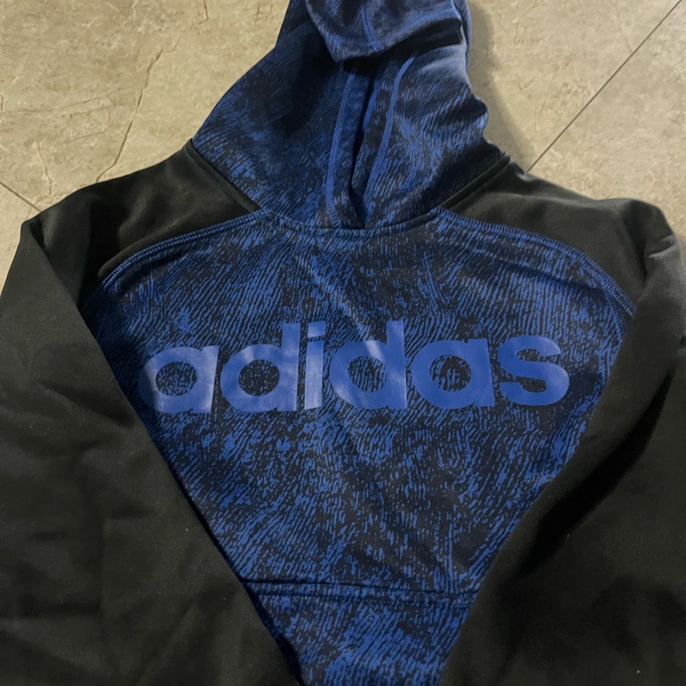 Black and blue adidas hoodie (boy)